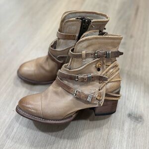 Freebird by Steven Crue Boot in Tan/Beige